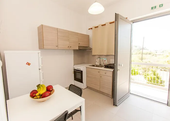 Marirena Plaz * Parálion Ástros