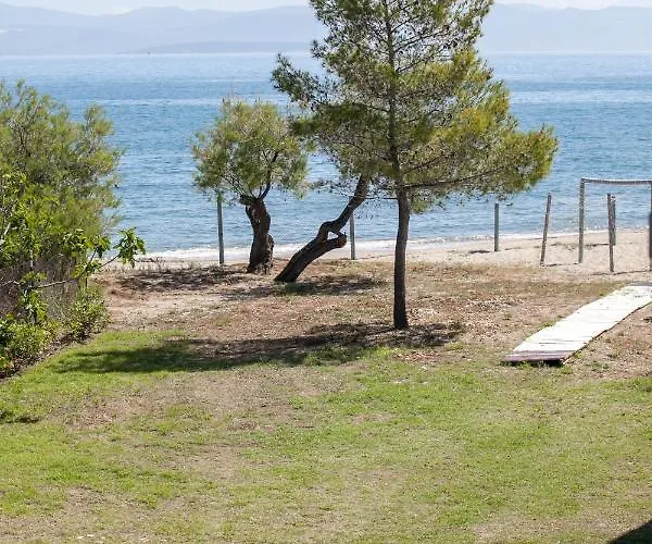 Marirena Plaz Parálion Ástros